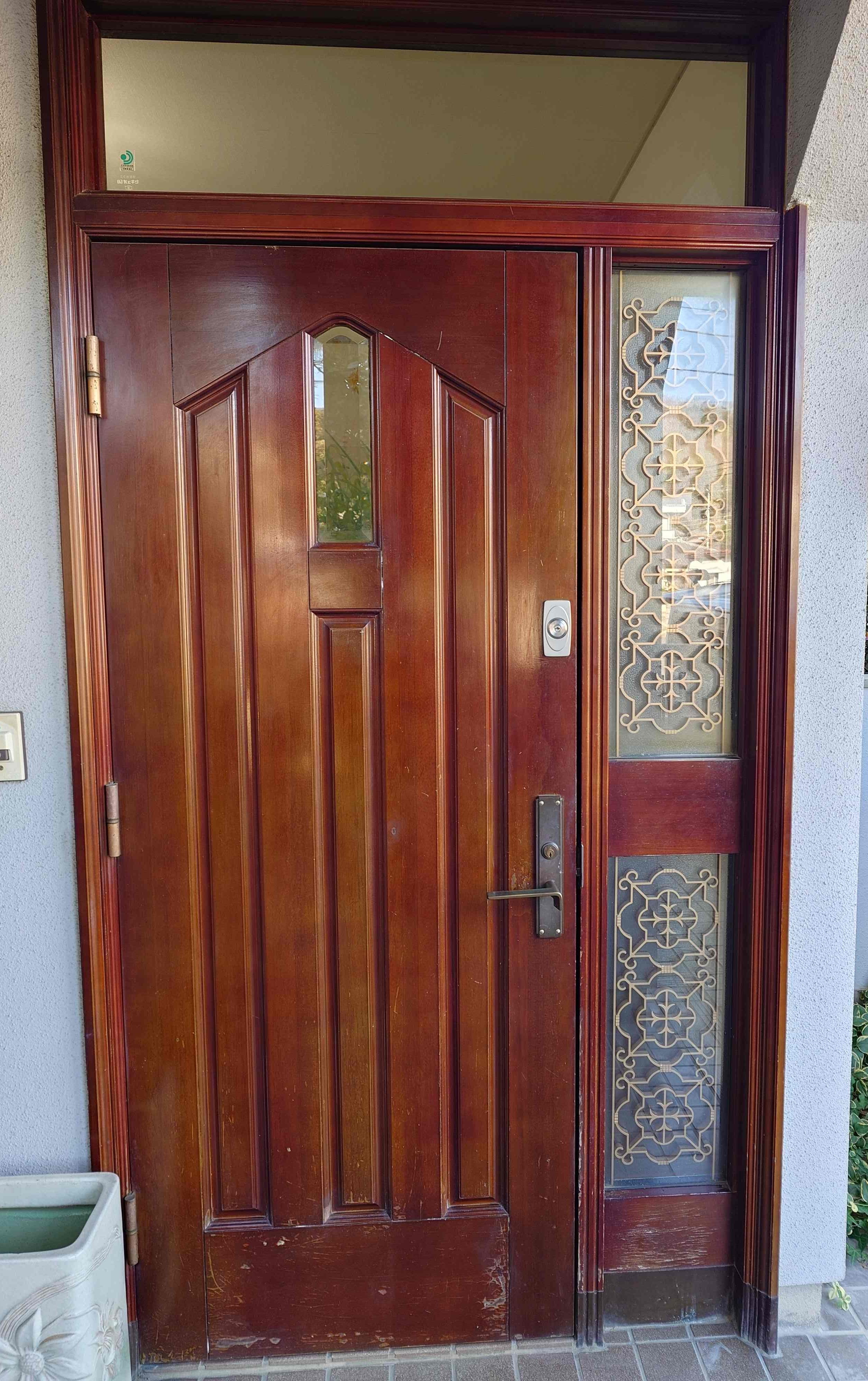 大泉トーヨー住器の【大泉町】防犯ガラスフィルム工事の施工前の写真1