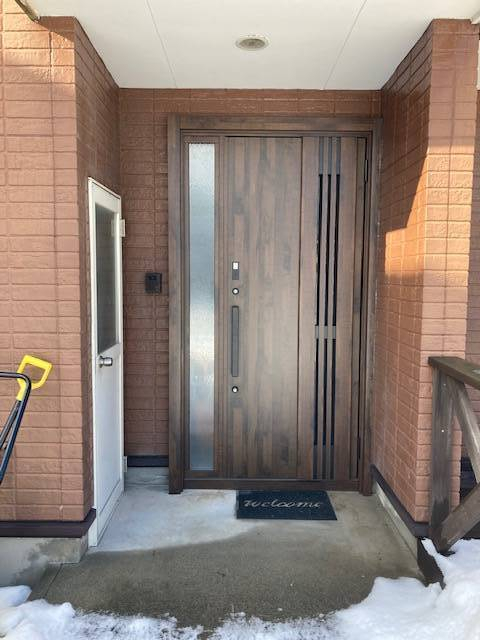 阿部多の断熱玄関ドアに変えて大満足の施工後の写真1