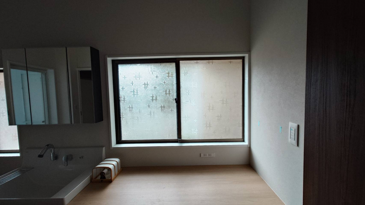 ヒカルトーヨー住器の窓リフォーム　インプラス（二重窓）の施工前の写真1