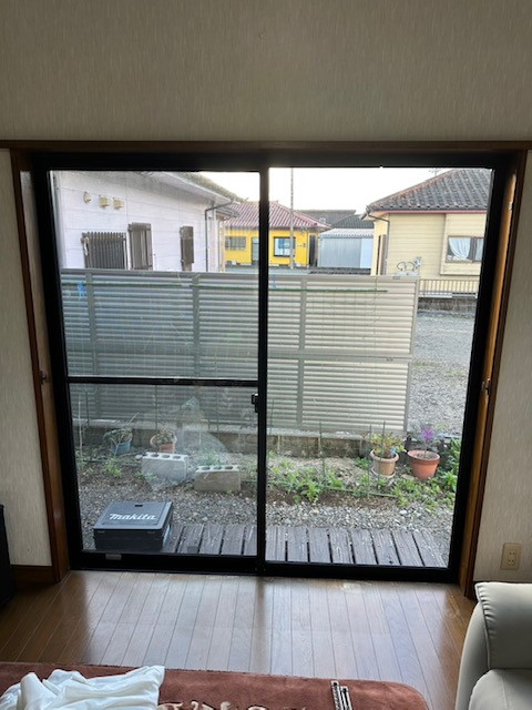 ヒカルトーヨー住器の窓リフォーム　内窓インプラスの施工前の写真1