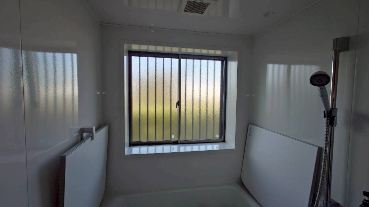 ヒカルトーヨー住器のトイレ・浴室・脱衣室の寒さ対策にインプラスの施工前の写真2