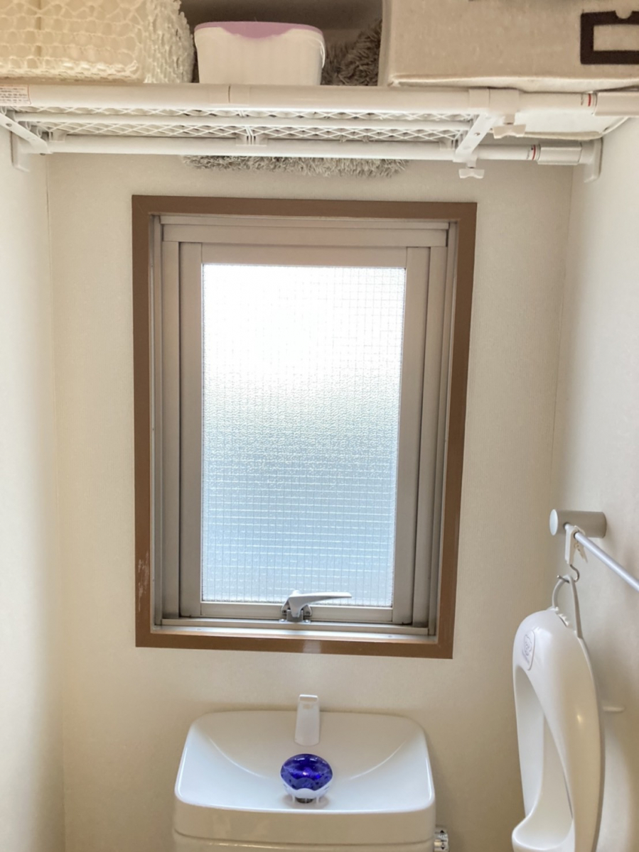 さくら住建の冬場の寒いトイレ…窓を交換してしっかり断熱！お悩み解消！の施工前の写真1