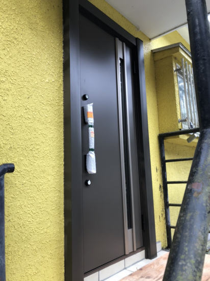井上住器の【断熱玄関ドア】施工事例写真1