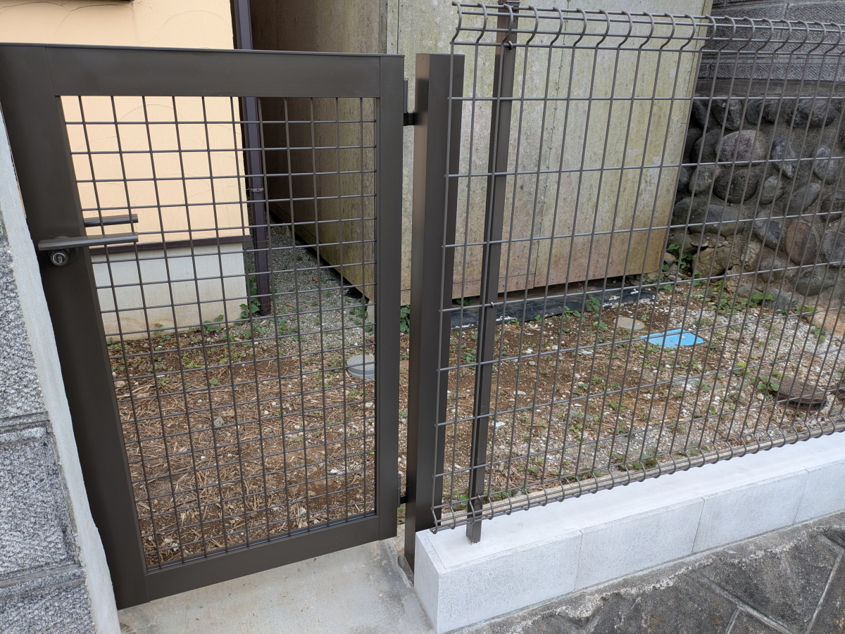 井上住器の秦野市【外階段新設】の施工後の写真2