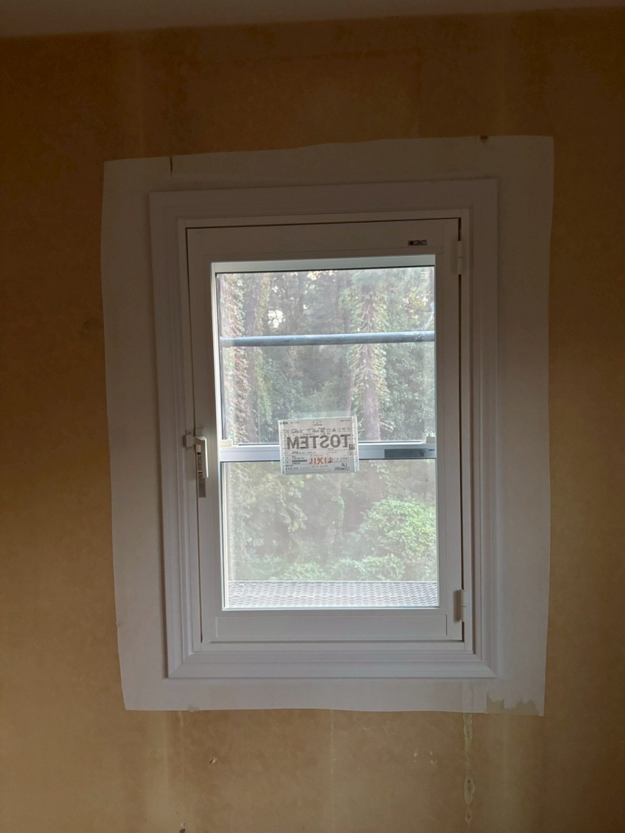 井上住器の茅ヶ崎市【内窓インプラス・カバー工法取替窓リプラス】外気温を受けやすかった窓をリフォームの施工後の写真3