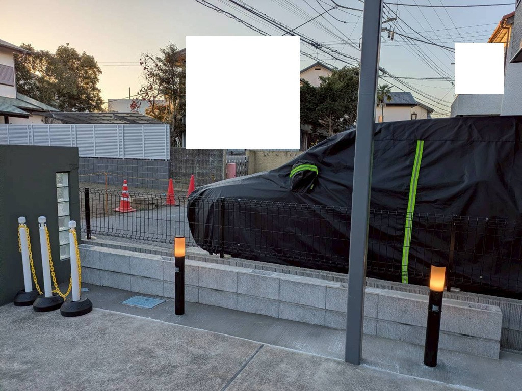 井上住器の茅ヶ崎市【外構工事】目隠しも兼ねたオシャレなフェンスになりましたの施工前の写真1