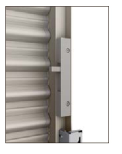 伸興トーヨー住器の台風対策に目隠し可動ルーバーを取付の施工事例詳細写真2