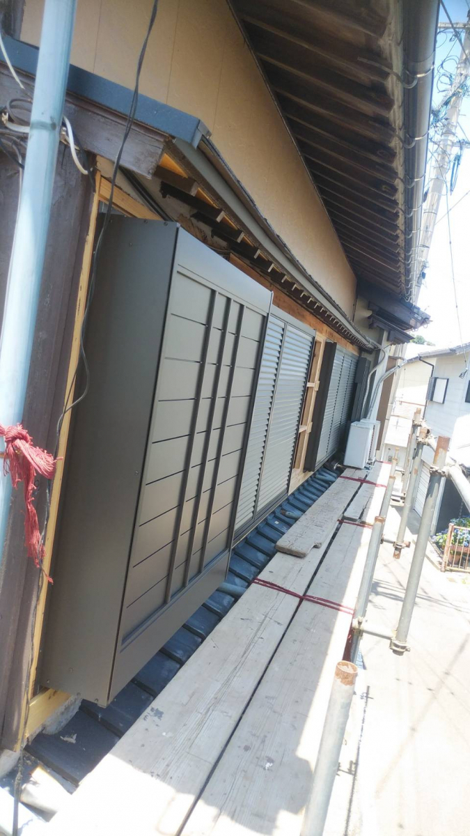 伸興トーヨー住器の補助金活用 雨戸サッシのお取替えの施工後の写真3