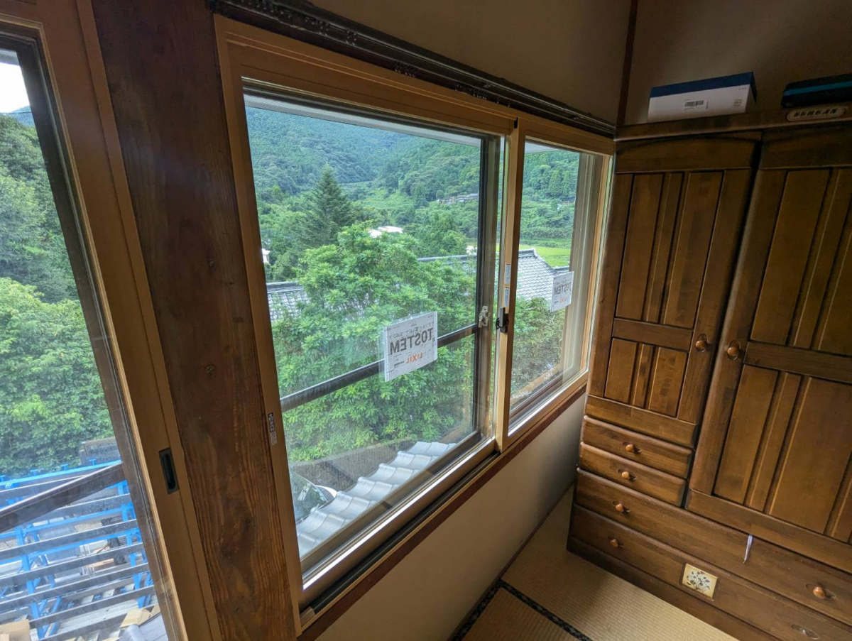 伸興トーヨー住器の内窓インプラスで寝室を快適に！の施工後の写真2