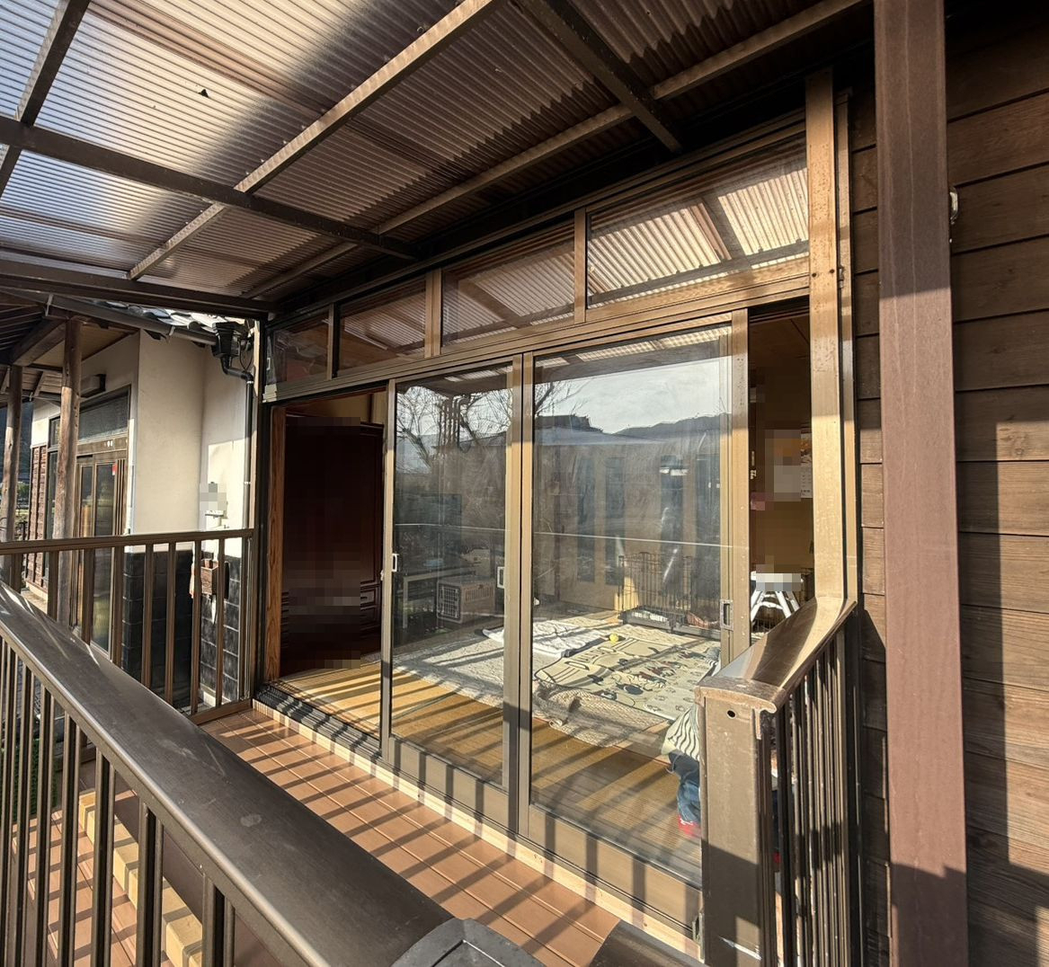 伸興トーヨー住器の防犯対策に内窓インプラスを設置しました！の施工前の写真1