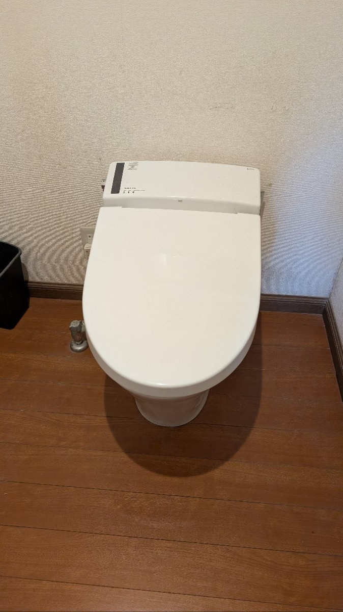 伸興トーヨー住器の【松浦市　トイレ交換】節水と掃除のしやすいトイレで補助金もゲット！の施工前の写真1