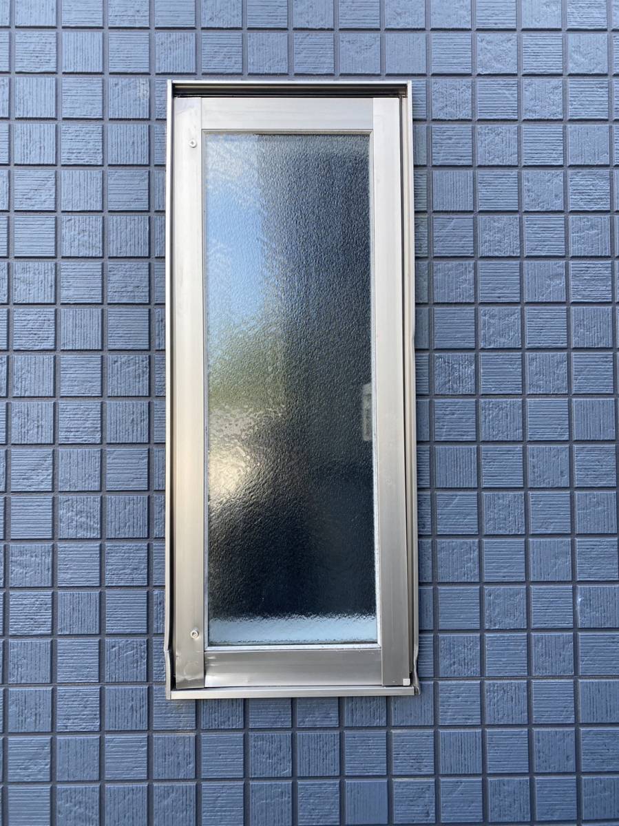 窓研 土浦の土浦市　F様邸　浴室窓を交換しましたの施工前の写真1