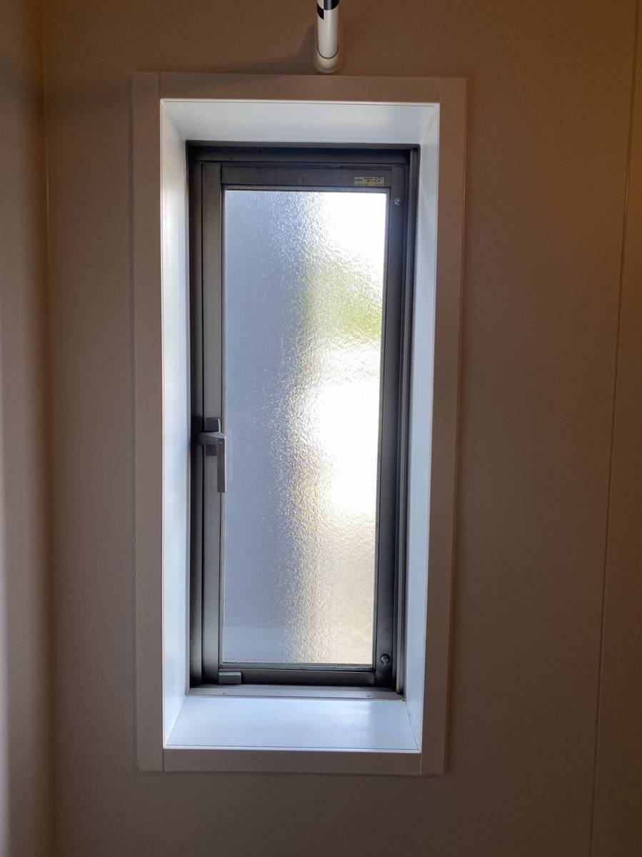 窓研 土浦の土浦市　F様邸　浴室窓を交換しましたの施工前の写真2