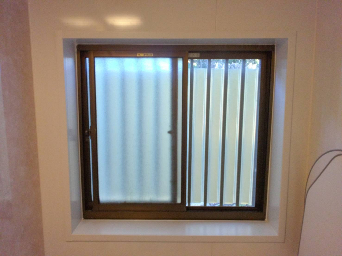 窓研 土浦の【ヒートショック予防に】窓のリフォーム工事の施工前の写真2