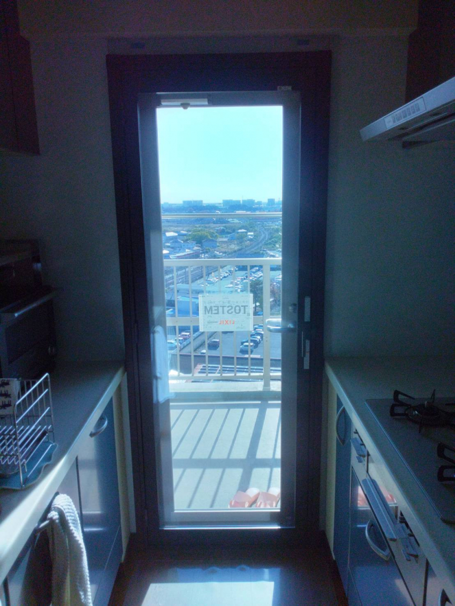 窓研 土浦のテラス窓のリフォーム工事（インプラス）の施工後の写真1