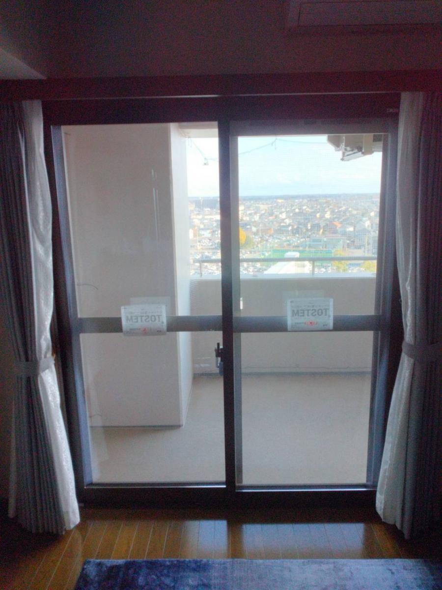 窓研 土浦のテラス窓のリフォーム工事（インプラス）の施工後の写真3