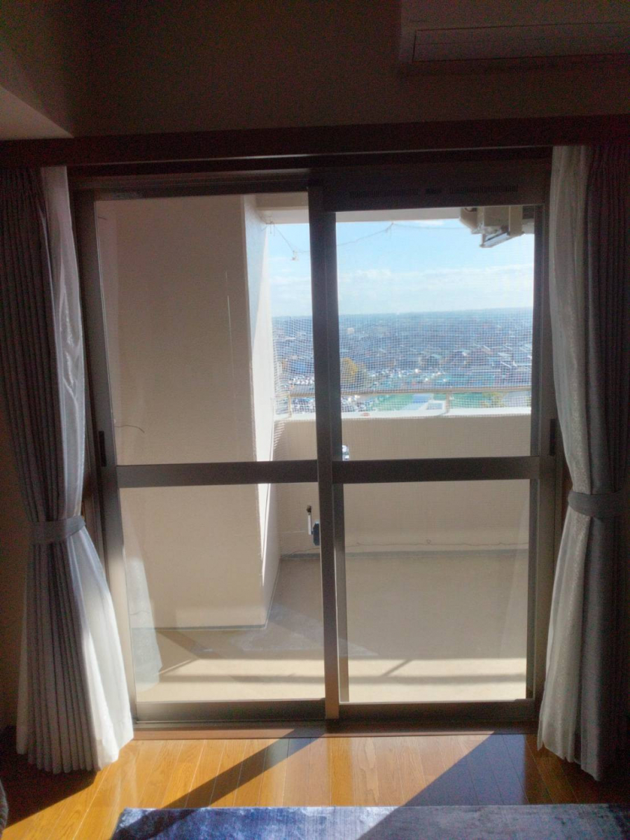 窓研 土浦のテラス窓のリフォーム工事（インプラス）の施工前の写真3