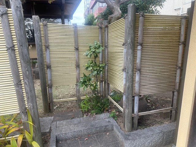 窓研 土浦の目隠しフェンスの設置の施工前の写真3