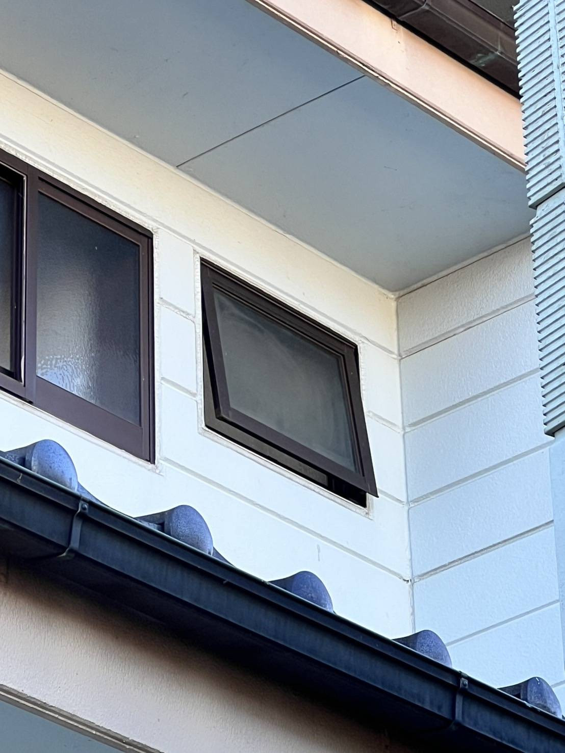 窓研 土浦のお手洗いの窓の断熱リフォーム工事（リプラス）の施工前の写真2