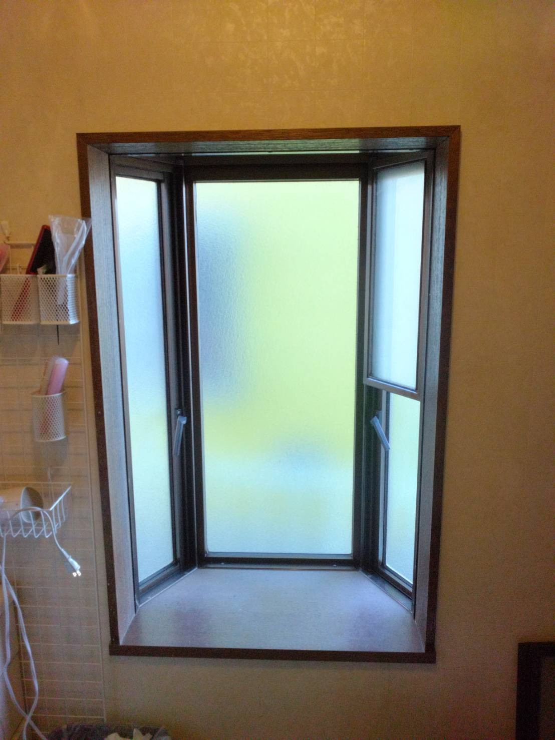 窓研 土浦の出窓の断熱リフォーム工事（インプラス）の施工前の写真3