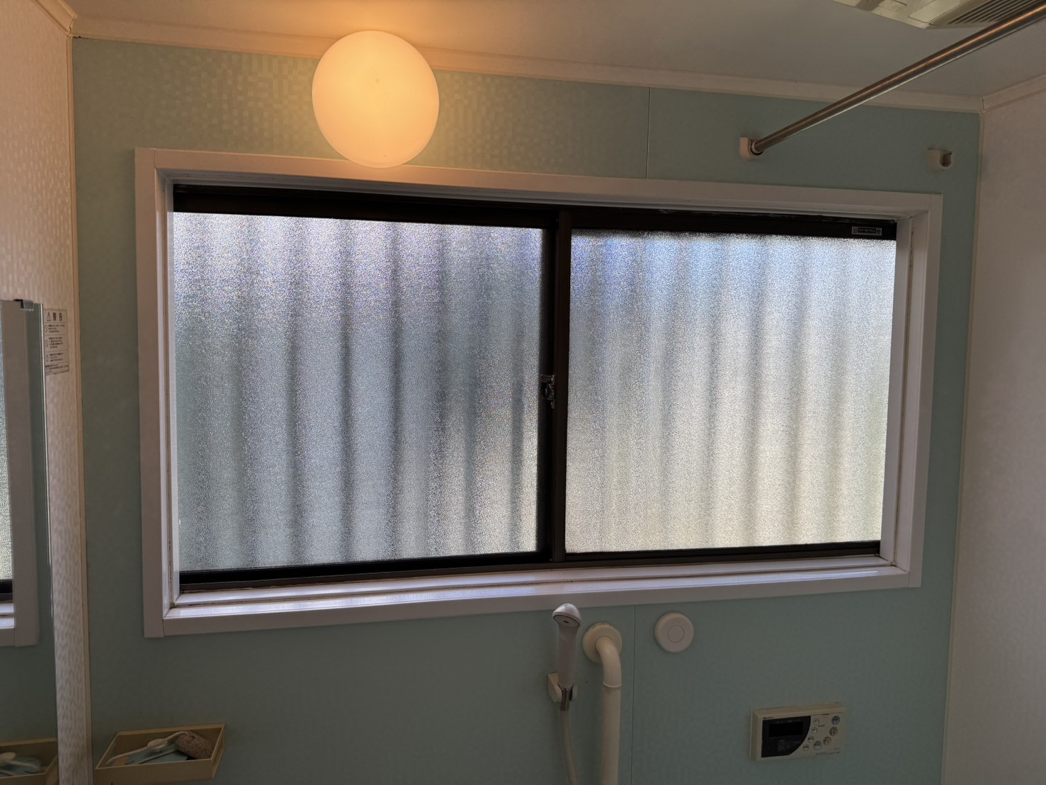 窓研 土浦の浴室窓のリフォーム工事（インプラス）龍ヶ崎市A様邸の施工前の写真1