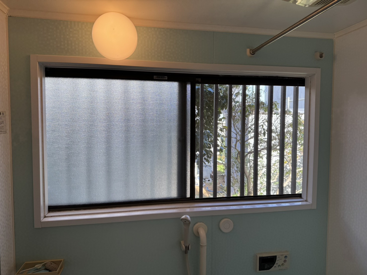 窓研 土浦の浴室窓のリフォーム工事（インプラス）龍ヶ崎市A様邸の施工前の写真2