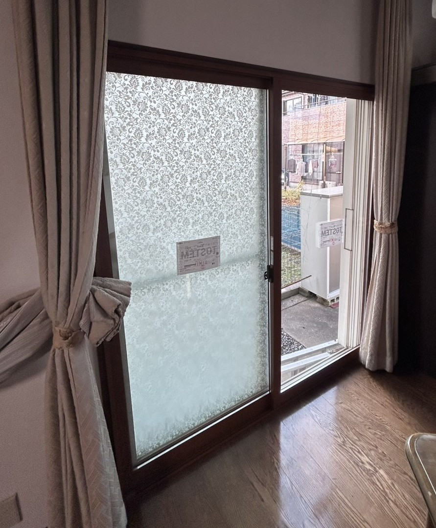 窓研 土浦の素敵な型ガラスはそのままに！窓のリフォーム工事の施工後の写真3