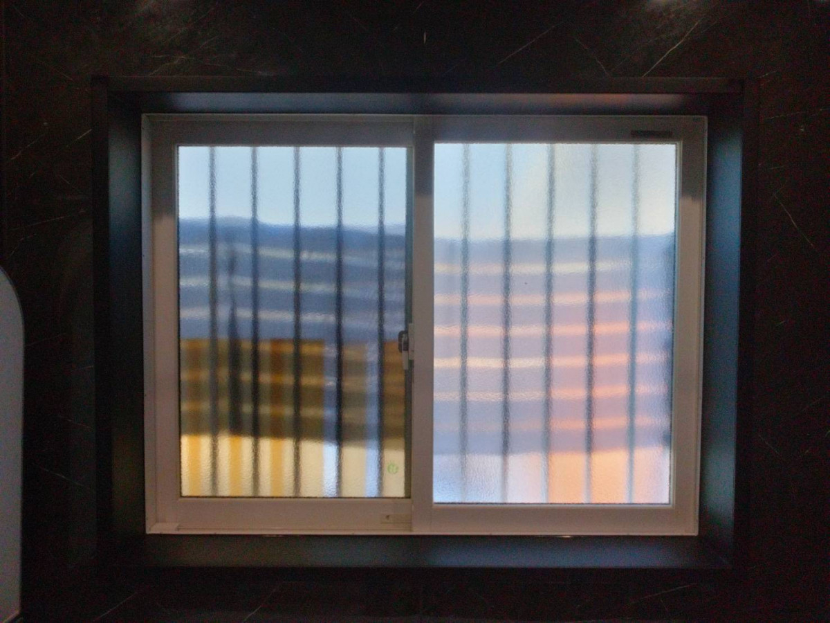 窓研 土浦のたった1時間で寒さを感じない浴室に♪の施工前の写真2