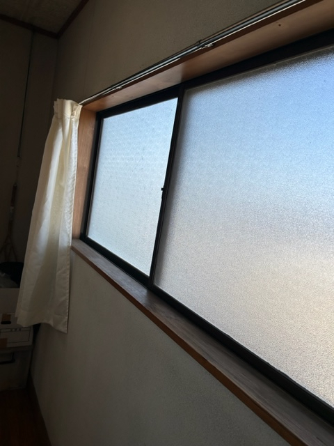 小林トーヨー住器の内窓の効果を実感したので追加発注いただきましたの施工前の写真1