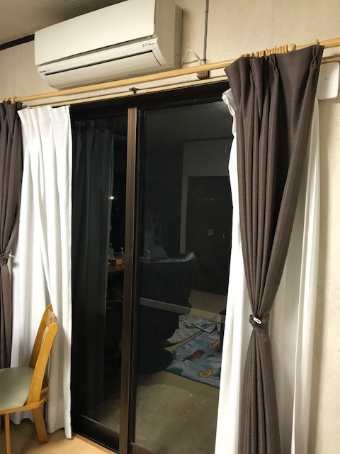 小林トーヨー住器の窓枠の奥行きが小さくてもふかし枠で対応の施工前の写真1
