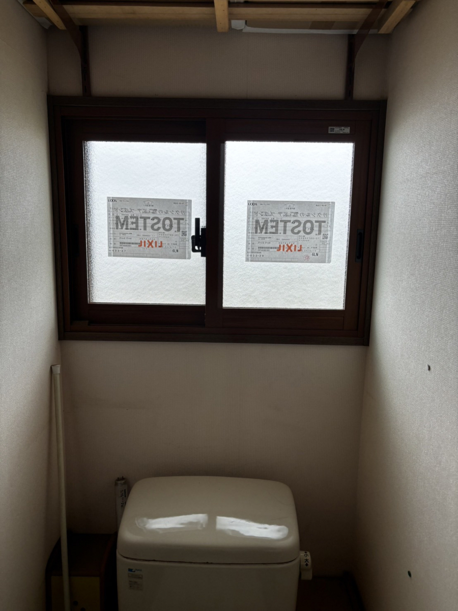 小林トーヨー住器の1階、2階のトイレにインプラスの施工後の写真1