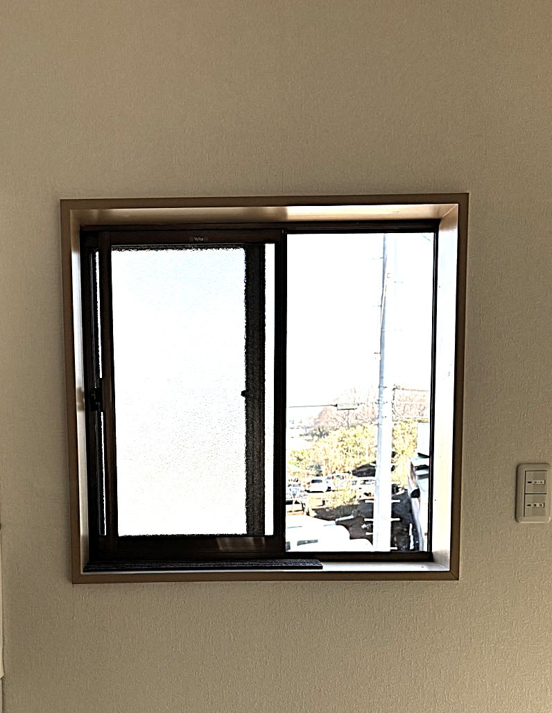 小林トーヨー住器の内窓インプラス施工の施工前の写真1