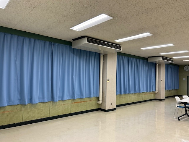 小林トーヨー住器の会議室カーテン施工例の施工後の写真1