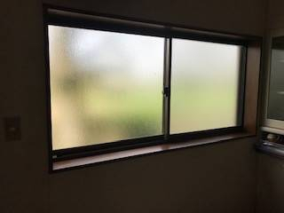 小林トーヨー住器の内窓インプラスの施工前の写真1