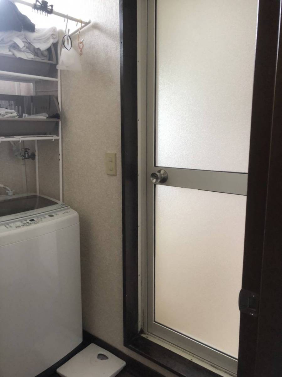 小林トーヨー住器のお風呂のドアを交換の施工後の写真1