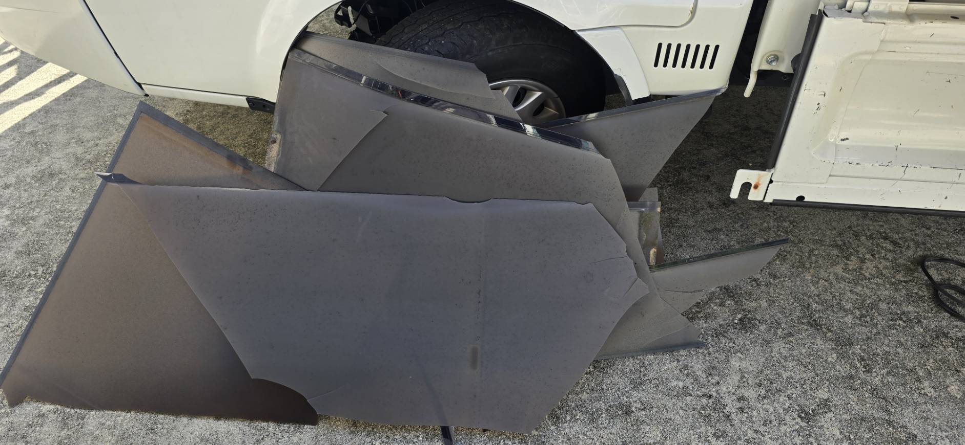 ワタナベトーヨー住器のカーポート屋根張替えの施工事例詳細写真3