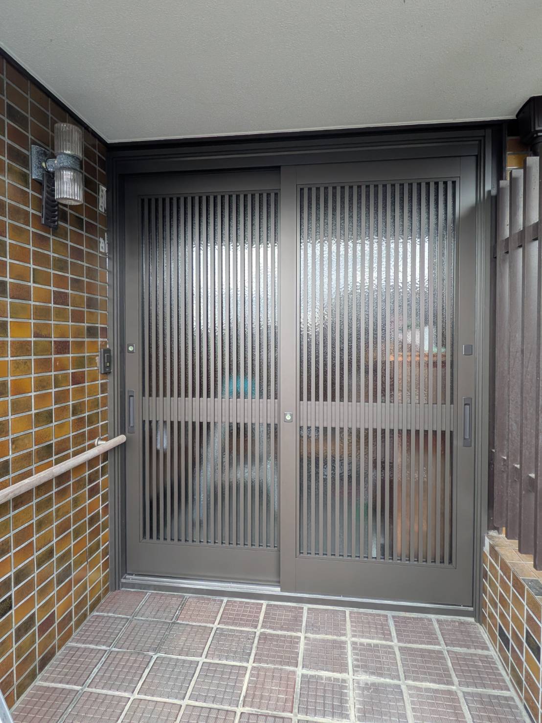 ワタナベトーヨー住器のリシェント玄関引戸の施工事例詳細写真3