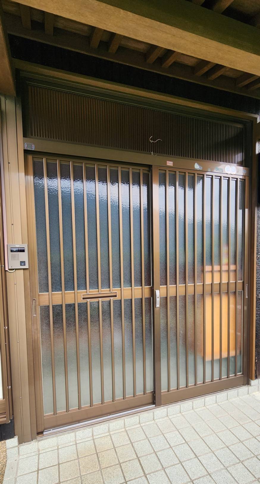 ワタナベトーヨー住器の引戸からリシェント玄関ドアへの施工事例詳細写真2