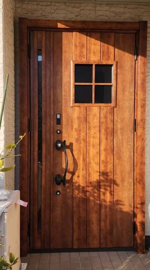 ワタナベトーヨー住器の玄関ドア　リシェントの施工事例詳細写真1