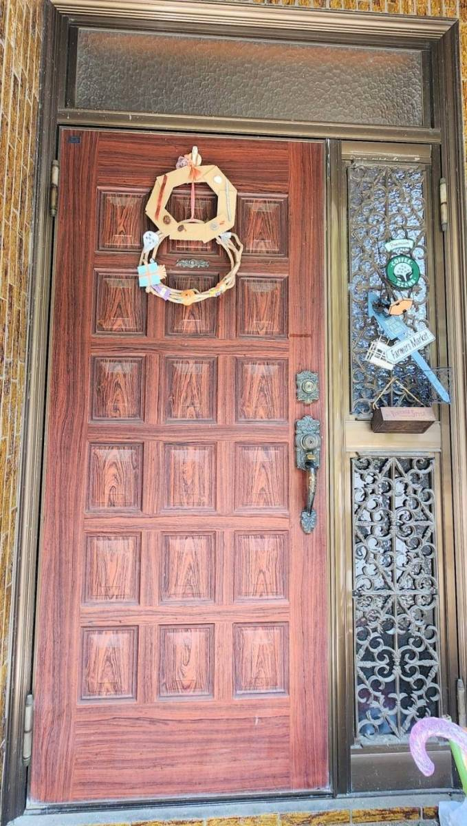 ワタナベトーヨー住器の玄関カバー工法【リシェント玄関ドア】の施工前の写真1