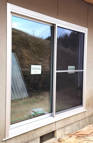 ワタナベトーヨー住器の補助金対象　カバー工法取替窓　《リプラス》施工事例写真1
