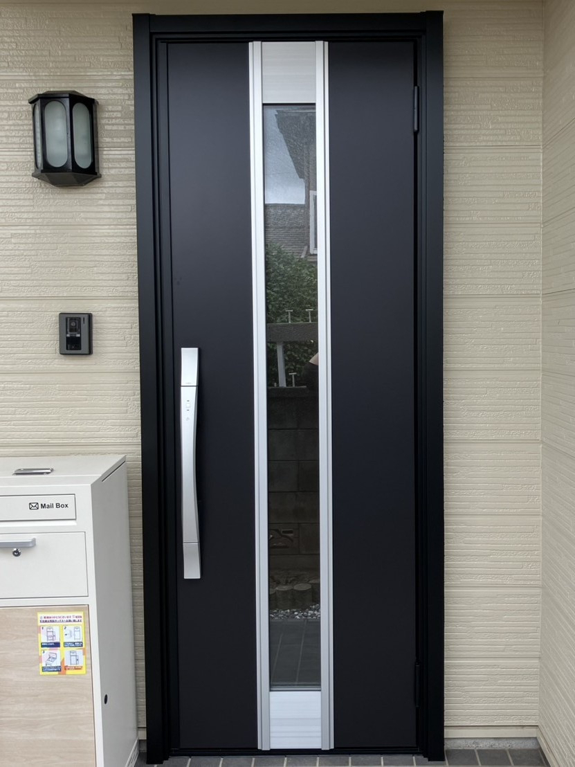 つくば住生活 石岡店の東茨城郡茨城町【玄関ドアの交換】スマートロックで利便性と防犯性アップの施工後の写真1