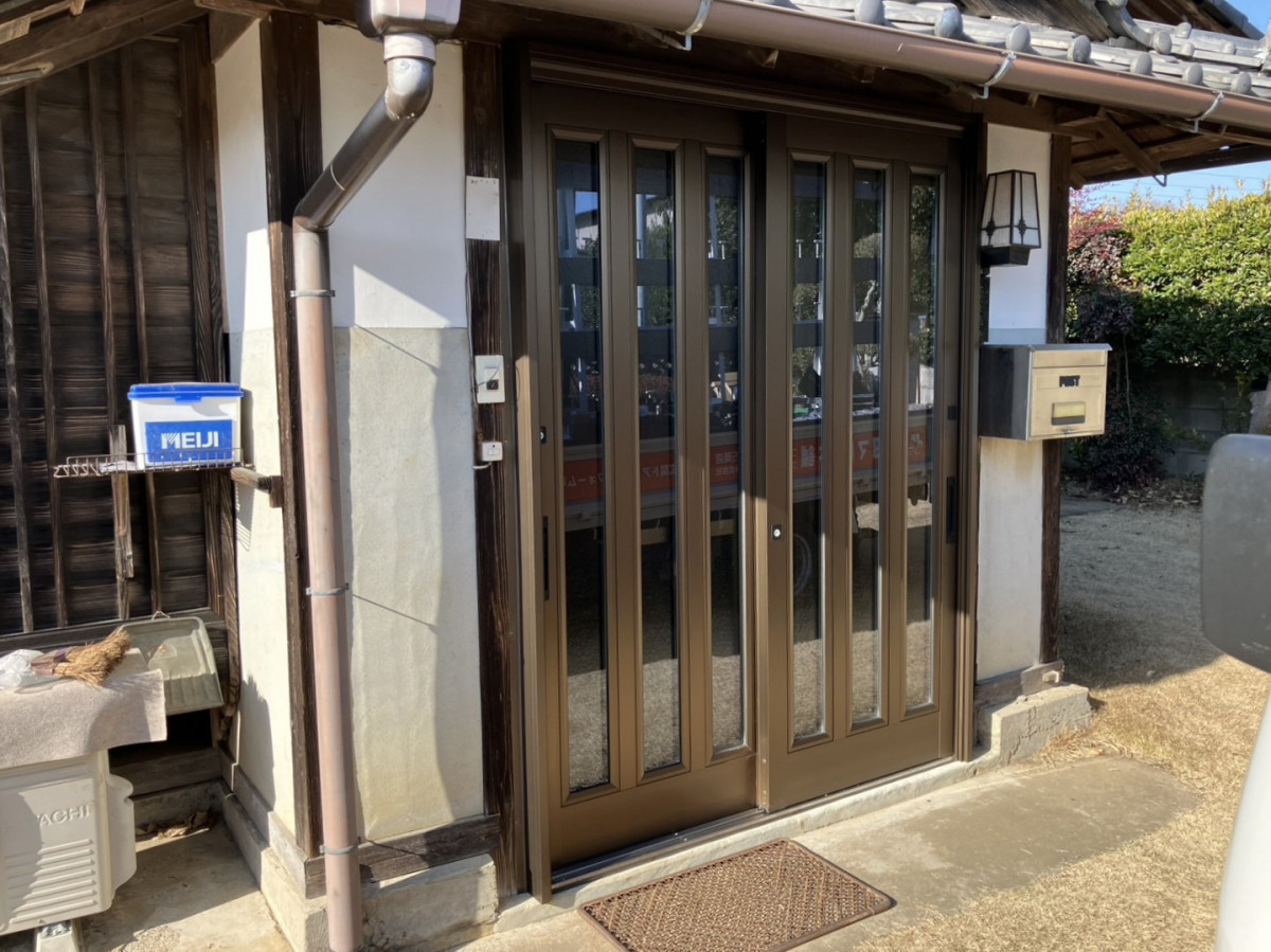つくば住生活 石岡店の玄関引き戸交換リフォーム｜LIXILリシェント玄関引き戸2の施工事例と効果＜茨城県石岡市＞の施工後の写真1
