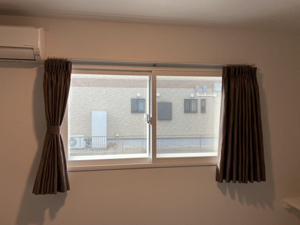 つくば住生活 石岡店の【先進的窓リノベ補助金対象】腰高窓にLIXILインプラスを設置｜断熱・省エネを叶える内窓リフォームの施工後の写真1