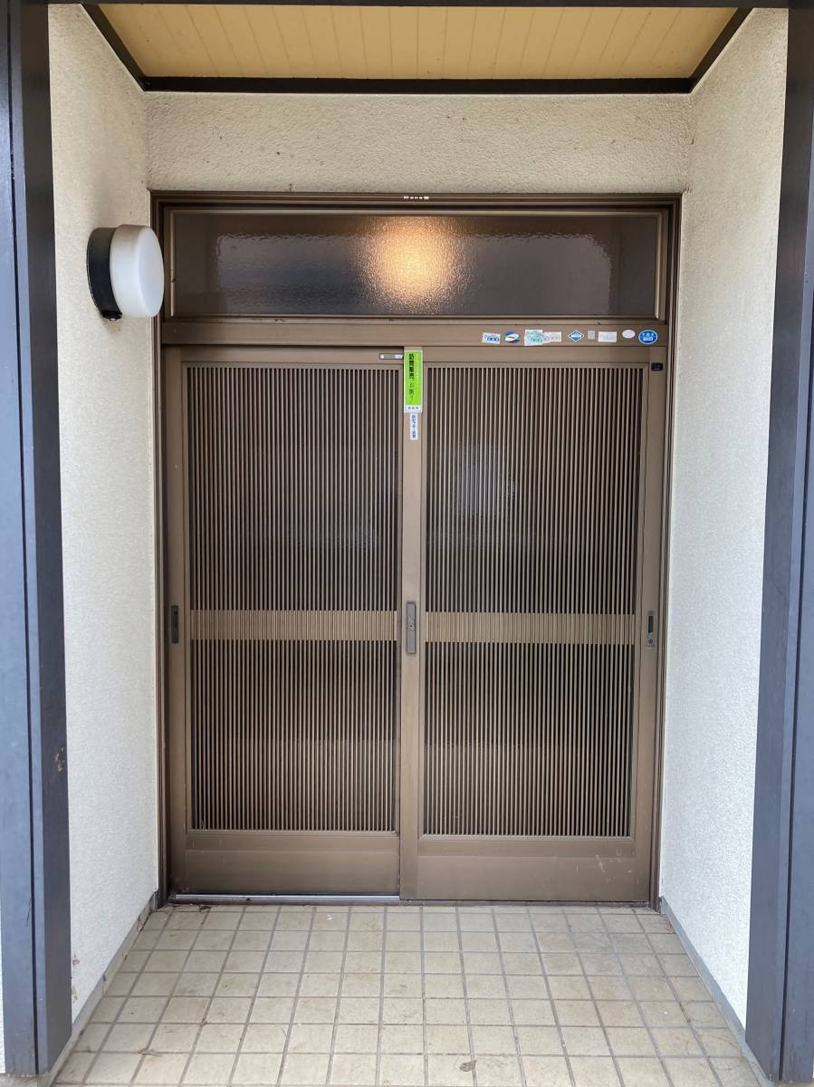 つくば住生活 石岡店の玄関引戸も1dayリフォーム♪の施工前の写真1