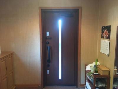 つくば住生活 石岡店の重たい木製ドアも…あっという間に軽いアルミ製ドアに交換できます(^^♪の施工後の写真2