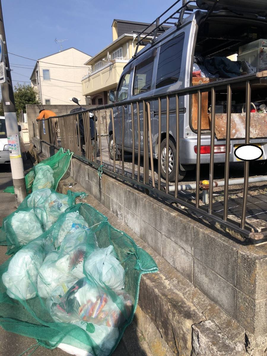 かとうがらすてん　大森山王の世田谷区　【LIXIL ハイグリッドフェンス】　駐車場で施工してきましたの施工前の写真1