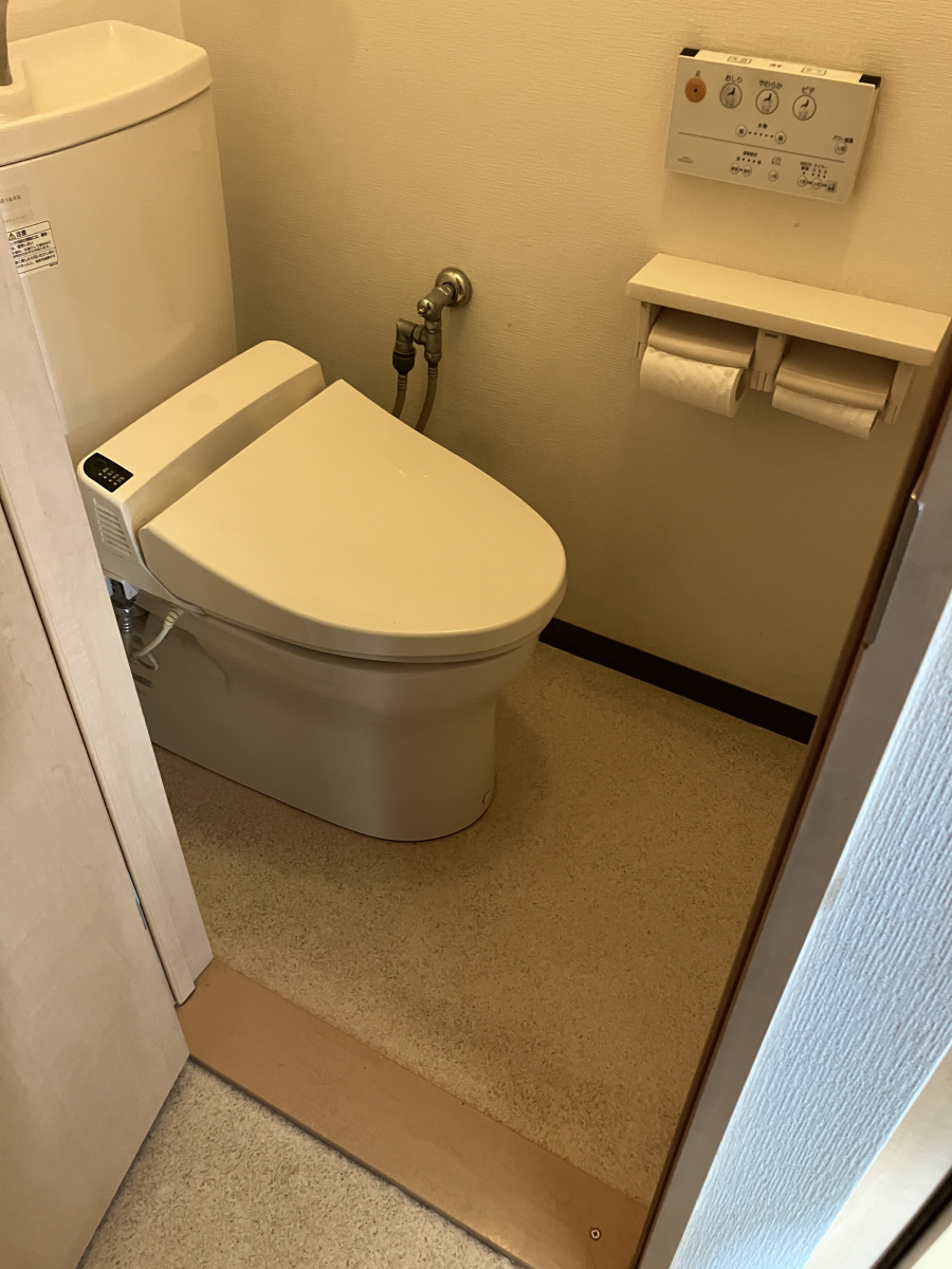 かとうがらすてん　大森山王のトイレ交換＋クッションフロア交換の施工前の写真1
