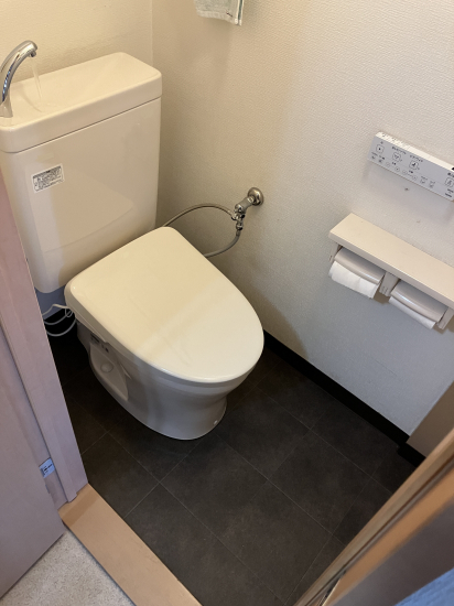 かとうがらすてん　大森山王のトイレ交換＋クッションフロア交換施工事例写真1