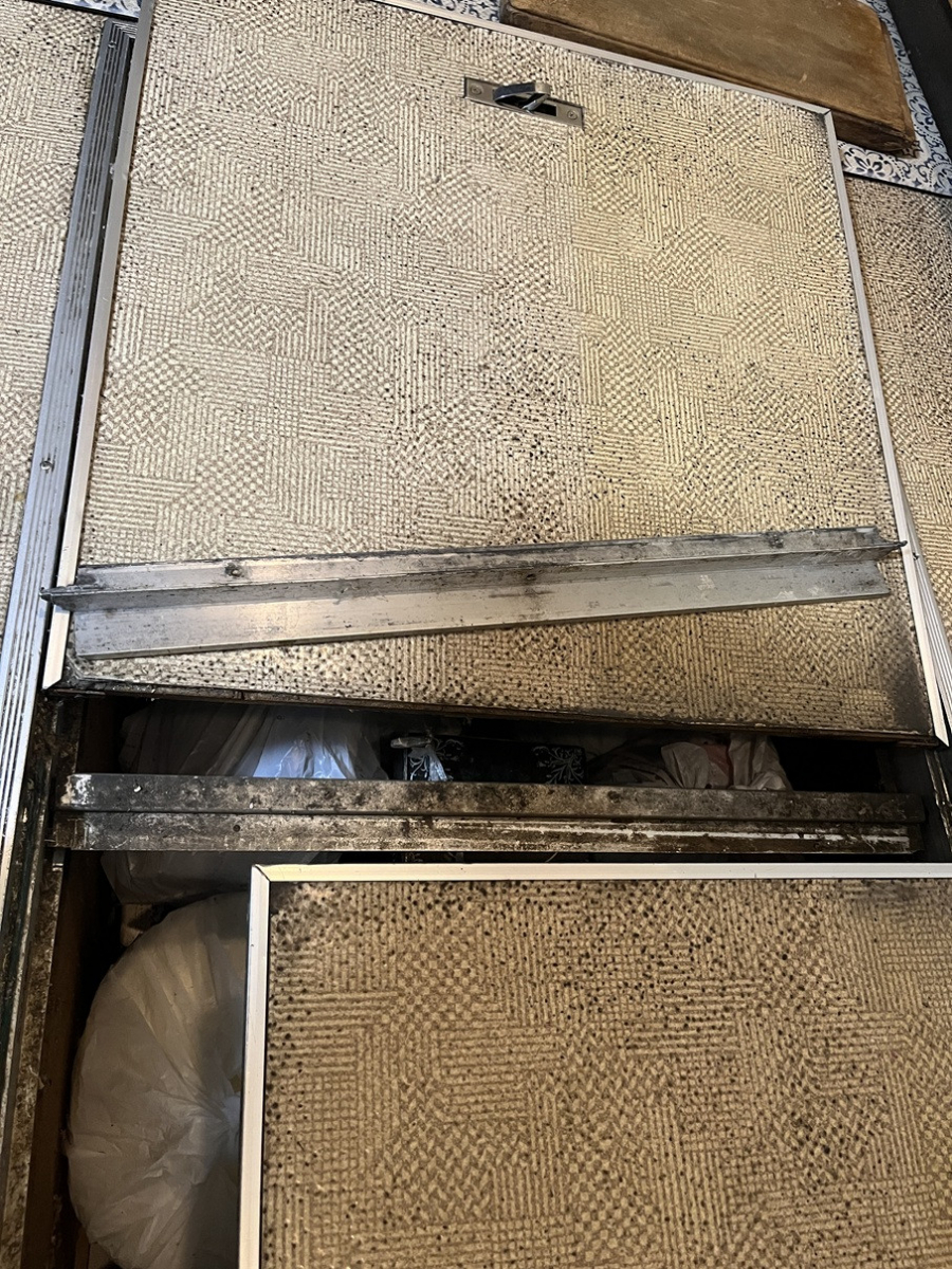 かとうがらすてん　大森山王の床下収納庫のやり替え工事【東京都大田区】の施工前の写真2